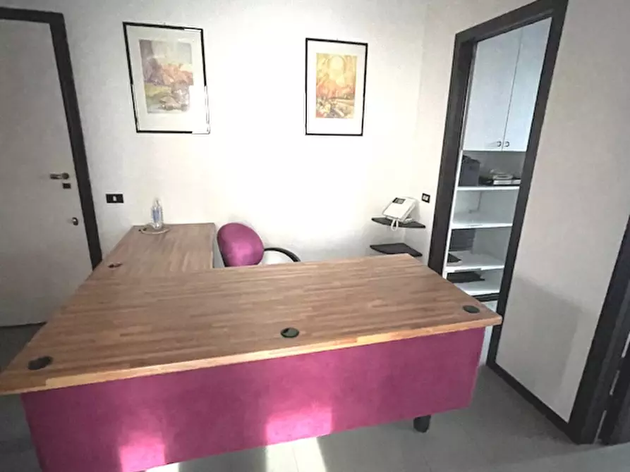 Immagine 2 di Ufficio in affitto  a Seregno