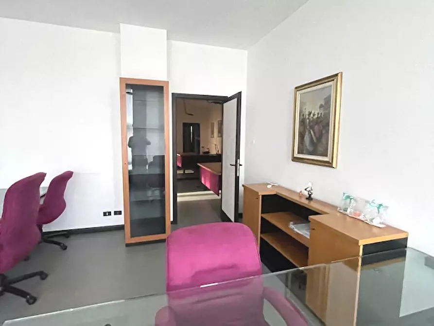 Immagine 11 di Ufficio in affitto  a Seregno