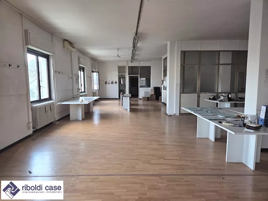 Immagine 4 di Ufficio in affitto  a Varedo