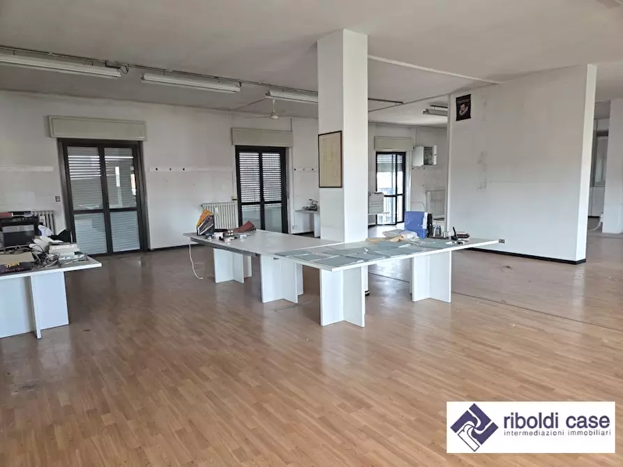 Immagine 5 di Ufficio in affitto  a Varedo