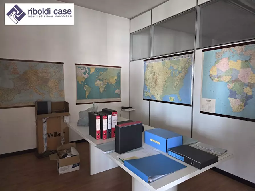 Immagine 11 di Ufficio in affitto  a Varedo