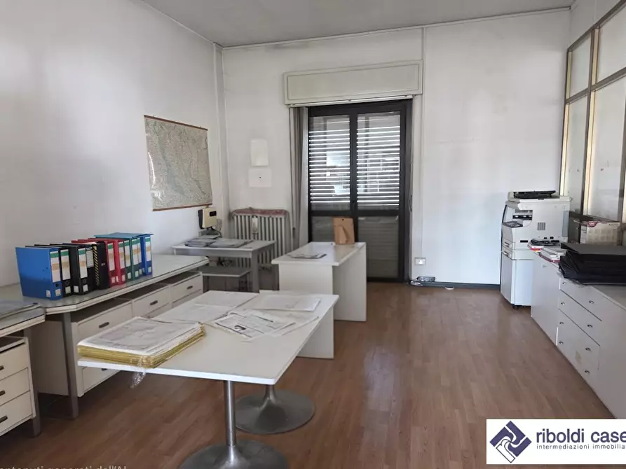 Immagine 23 di Ufficio in affitto  a Varedo