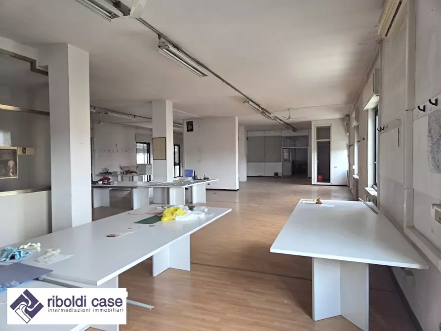 Immagine 4 di Ufficio in affitto  a Varedo