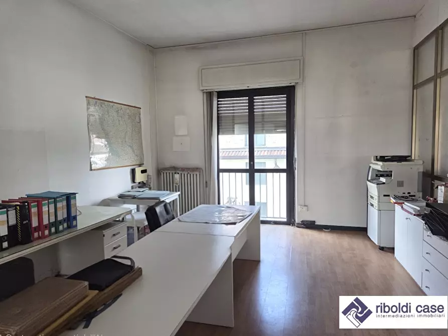 Immagine 7 di Ufficio in affitto  a Varedo