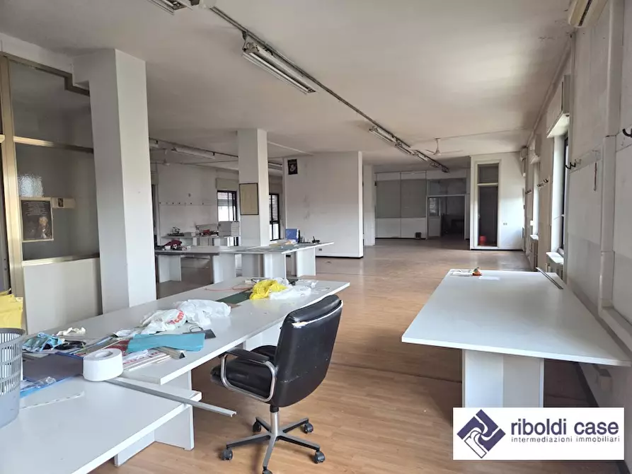 Immagine 18 di Ufficio in affitto  a Varedo