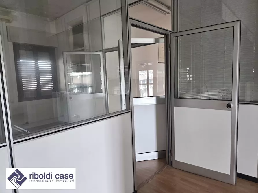 Immagine 22 di Ufficio in affitto  a Varedo
