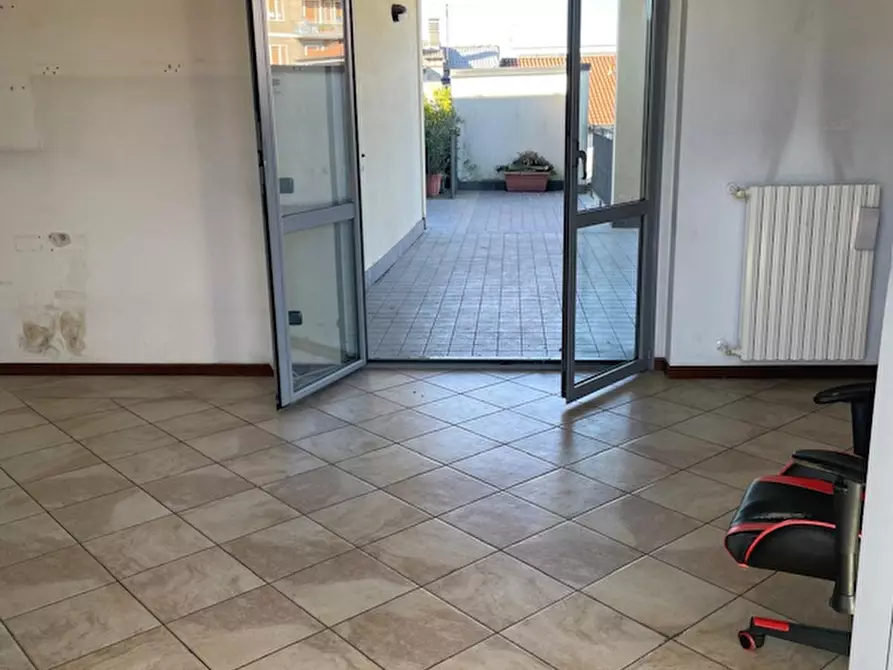 Immagine 5 di Appartamento in affitto  a Seregno