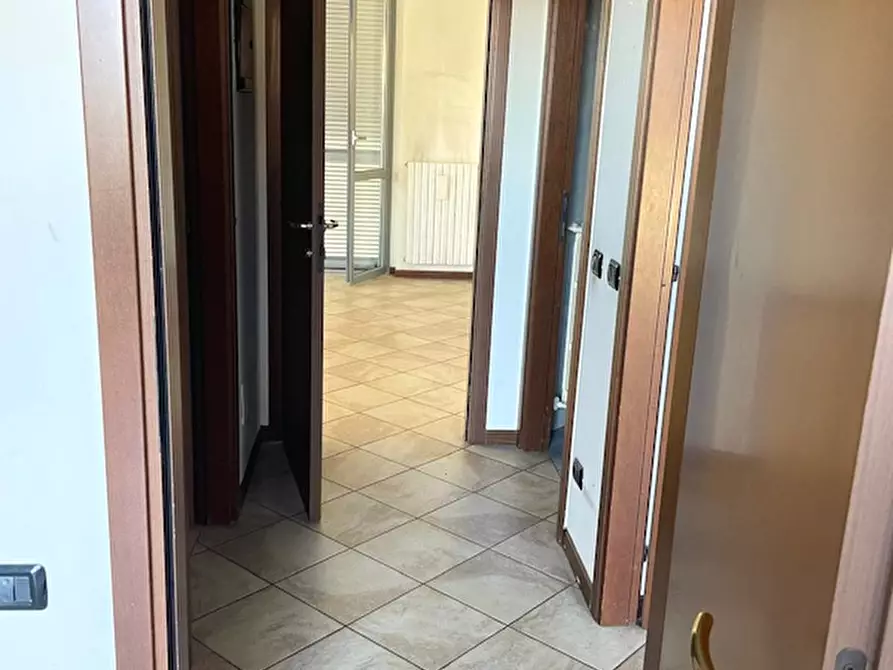 Immagine 16 di Appartamento in affitto  a Seregno