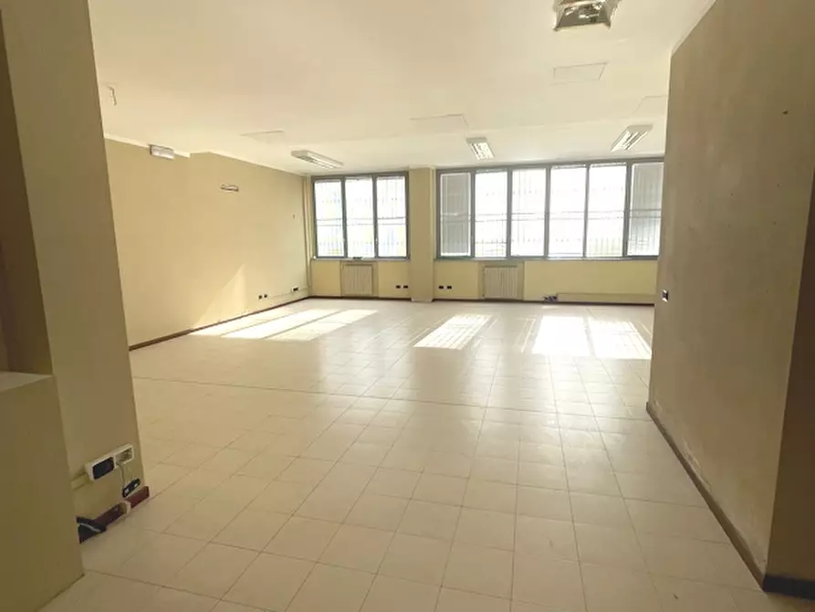 Immagine 2 di Ufficio in affitto  a Seregno