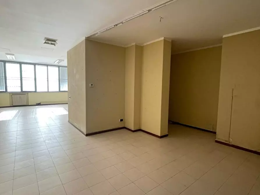 Immagine 4 di Ufficio in affitto  a Seregno