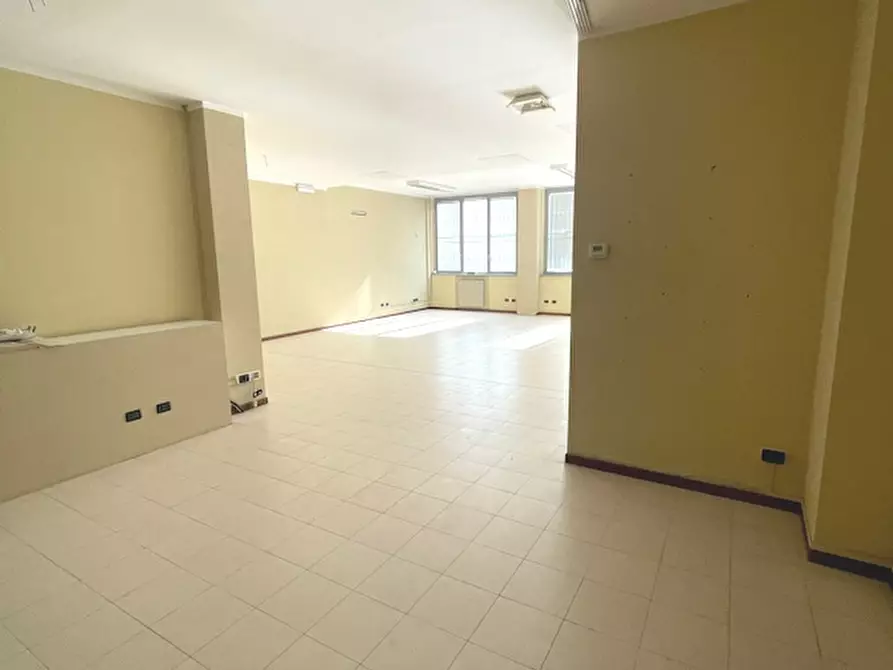 Immagine 5 di Ufficio in affitto  a Seregno