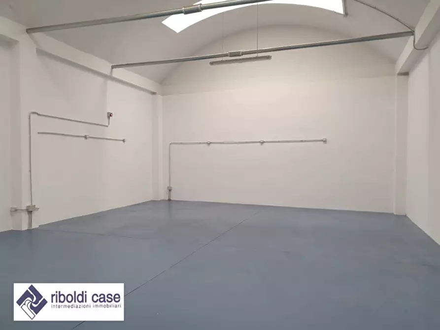 Immagine 3 di Capannone industriale in affitto  a Seregno