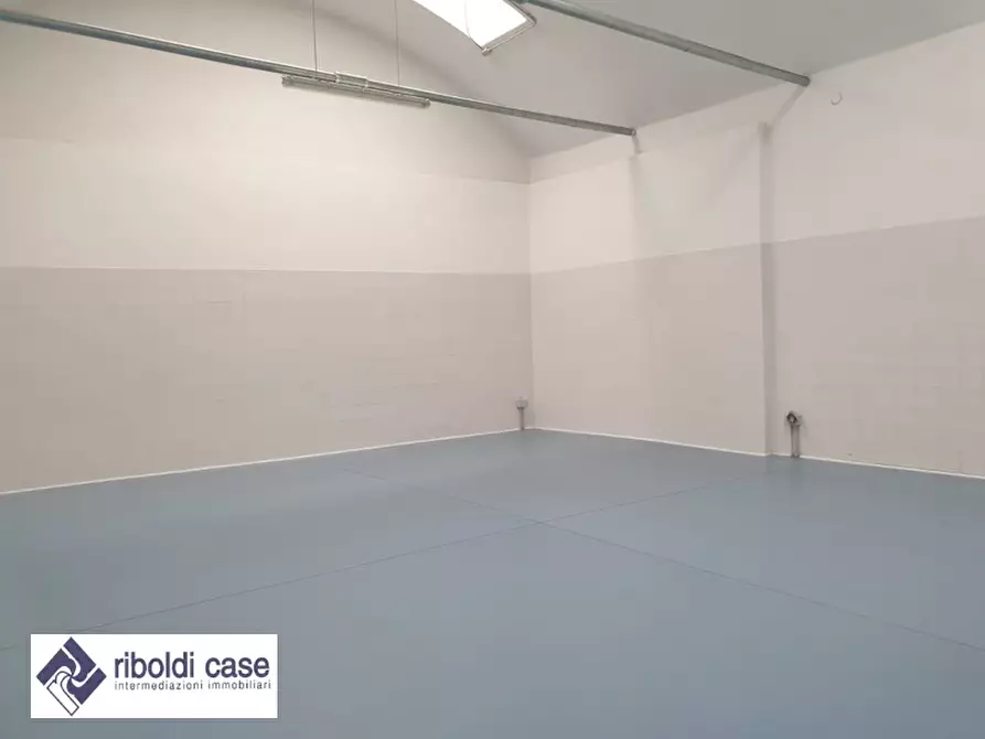 Immagine 4 di Capannone industriale in affitto  a Seregno