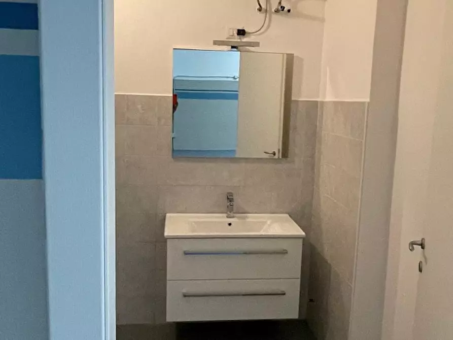 Immagine 17 di Capannone industriale in affitto  a Seregno