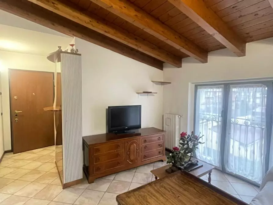 Immagine 2 di Appartamento in affitto  a Seregno
