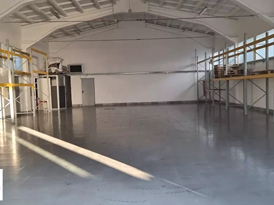 Immagine 6 di Capannone industriale in affitto  a Seregno
