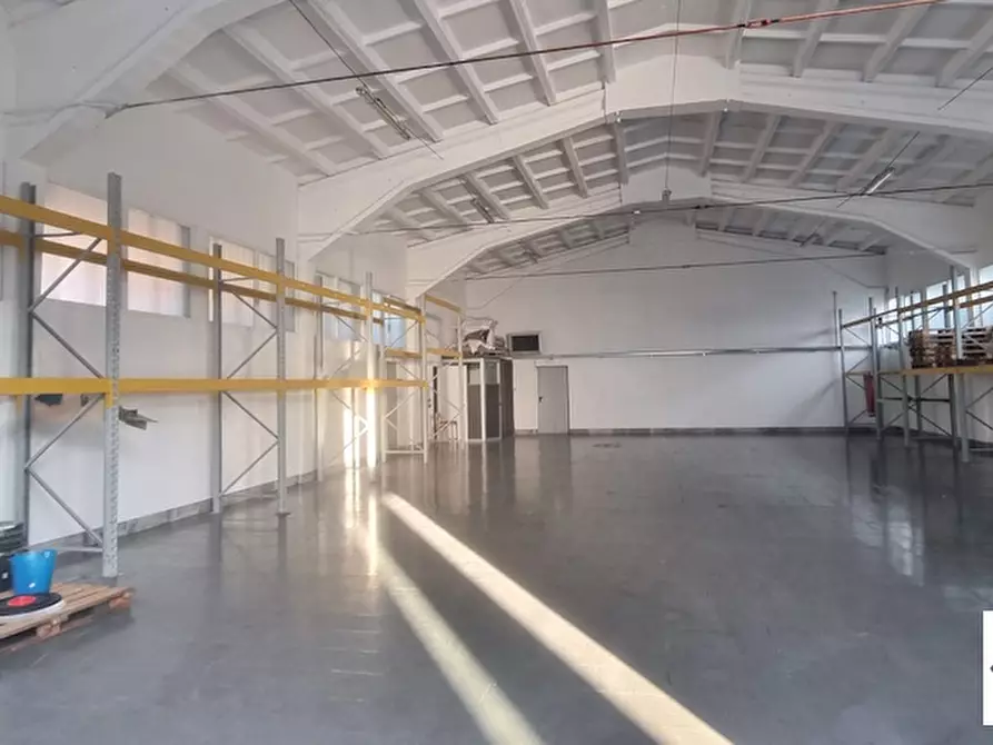 Immagine 7 di Capannone industriale in affitto  a Seregno