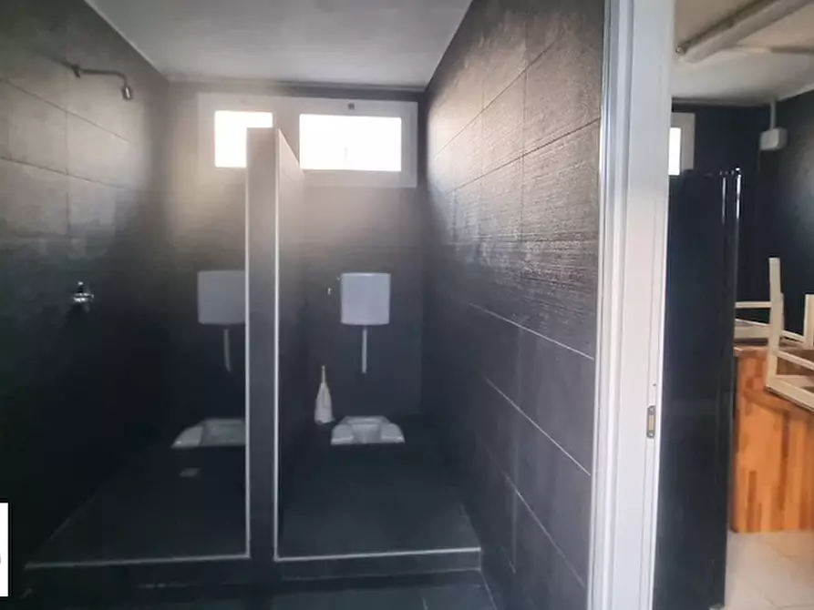 Immagine 11 di Capannone industriale in affitto  a Seregno