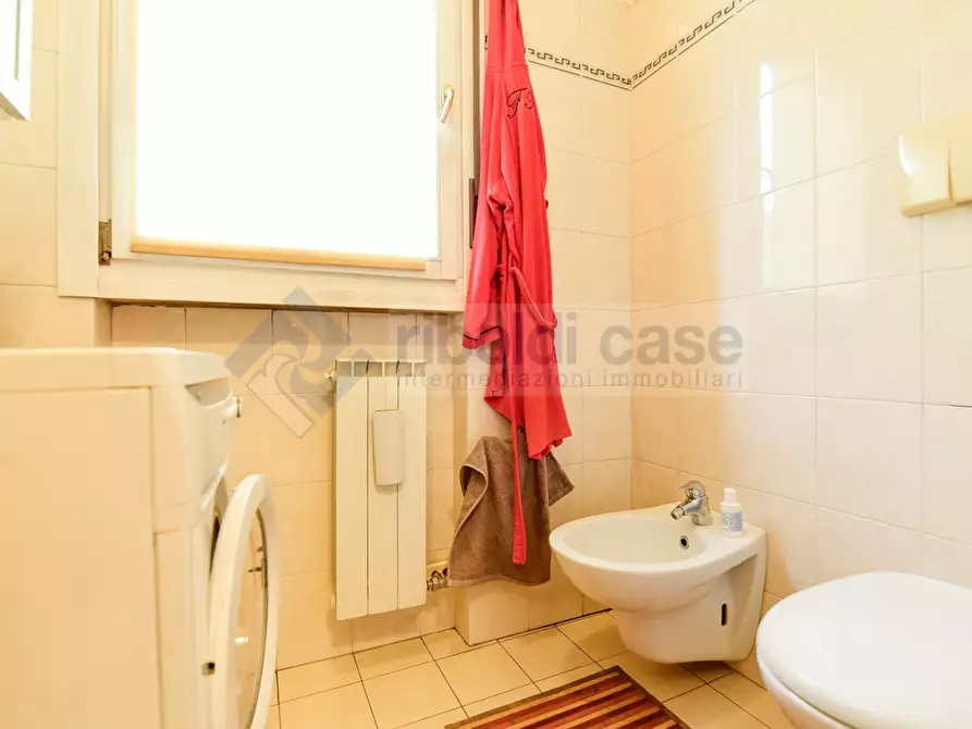 Immagine 16 di Appartamento in affitto  a Seregno