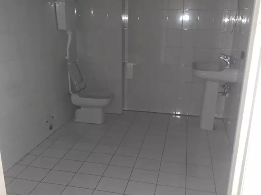 Immagine 12 di Ufficio in affitto  in VIA GARIBALDI a Seregno