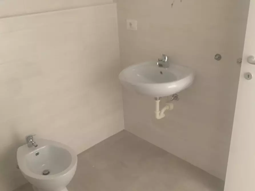 Immagine 11 di Appartamento in affitto  in PIAZZA SAURO a Giussano