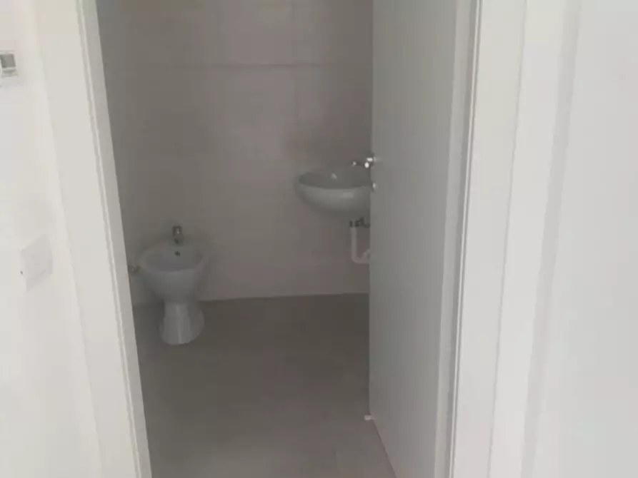 Immagine 14 di Appartamento in affitto  in PIAZZA SAURO a Giussano