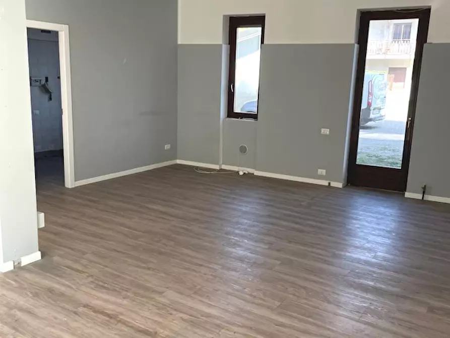 Immagine 2 di Negozio in affitto  in VIA SAN GIOVANNI BOSCO a Giussano
