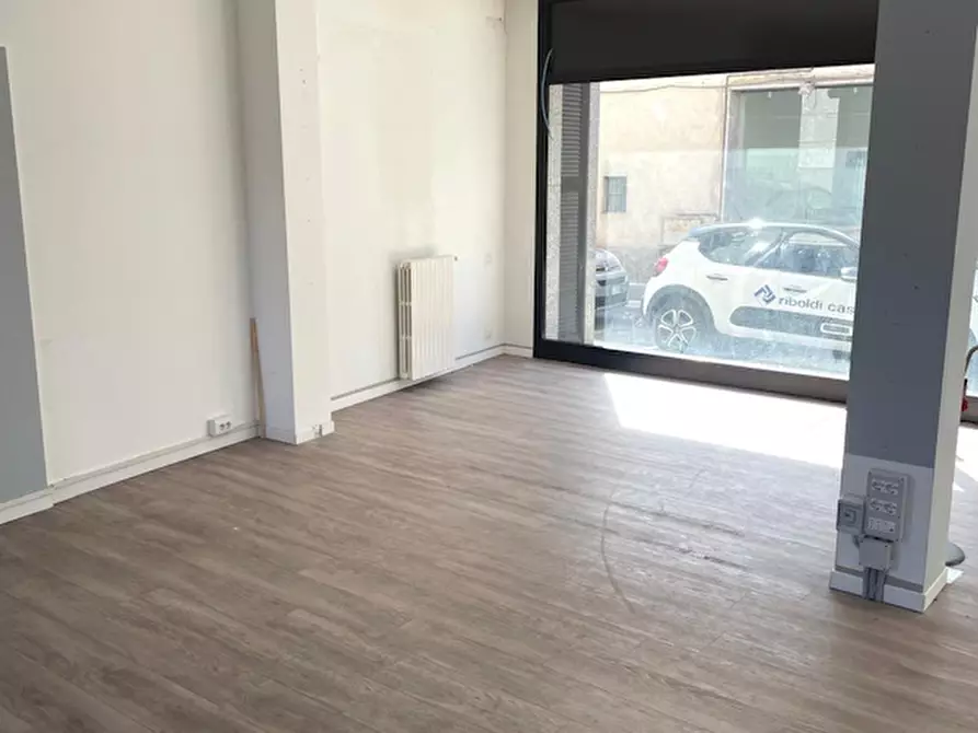 Immagine 3 di Negozio in affitto  in VIA SAN GIOVANNI BOSCO a Giussano