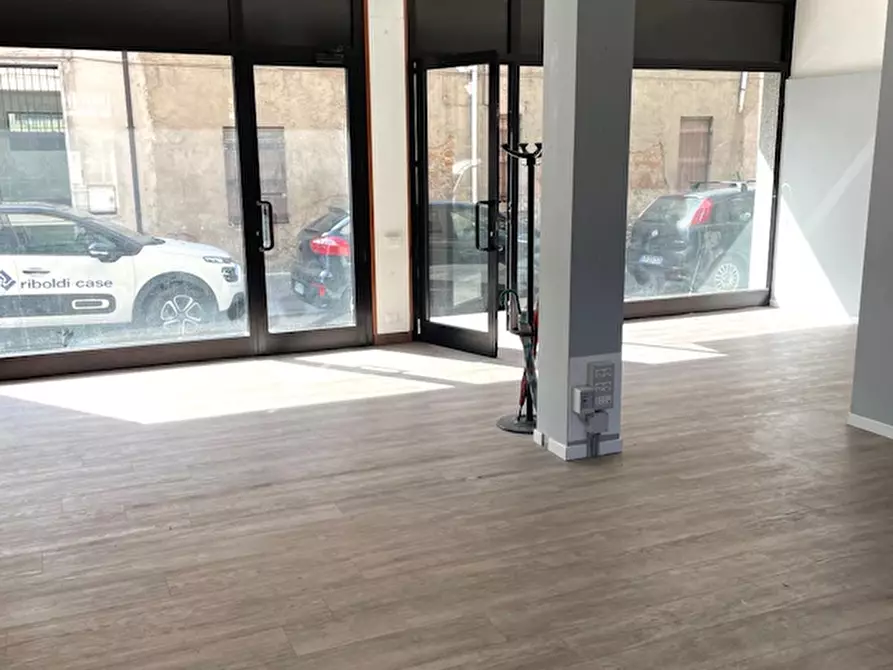 Immagine 4 di Negozio in affitto  in VIA SAN GIOVANNI BOSCO a Giussano