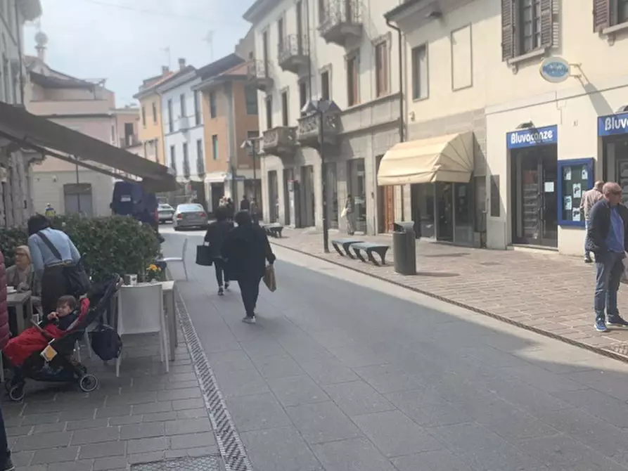 Immagine 6 di Negozio in affitto  in VIA TRABATTONI a Seregno