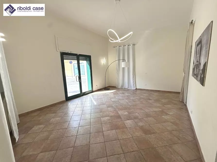 Immagine 5 di Negozio in affitto  in PIAZZA GARIBALDI a Lesmo