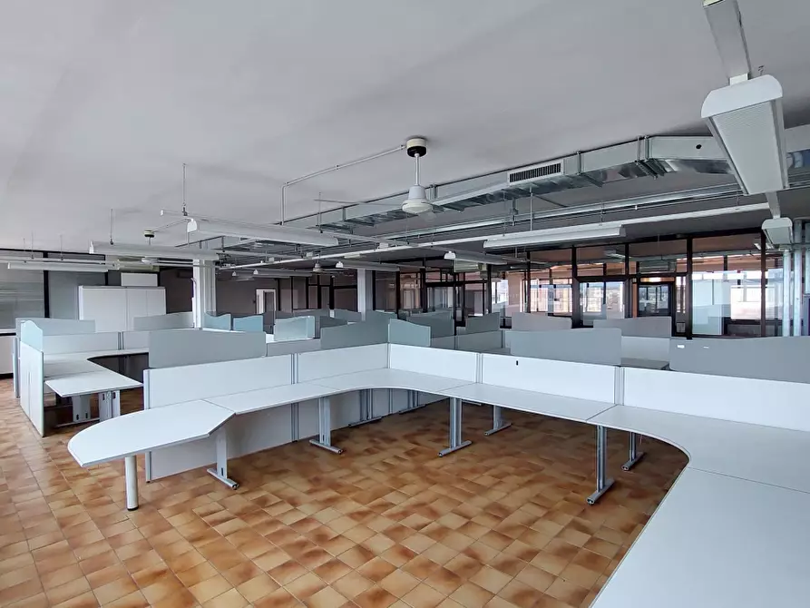 Immagine 3 di Ufficio in affitto  a Arezzo