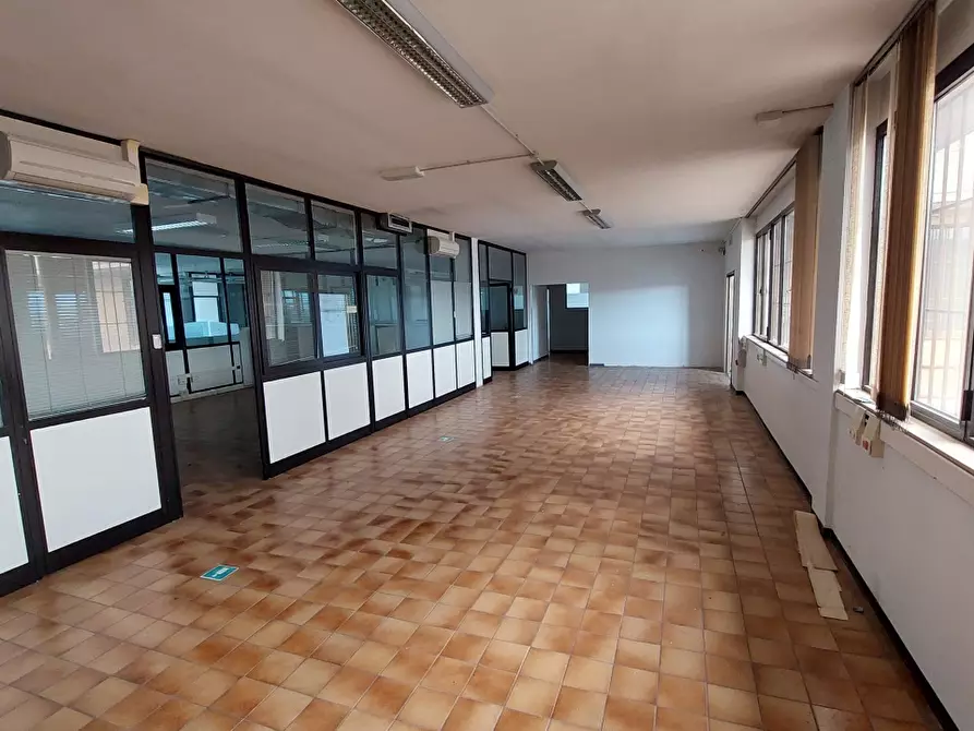 Immagine 5 di Ufficio in affitto  a Arezzo