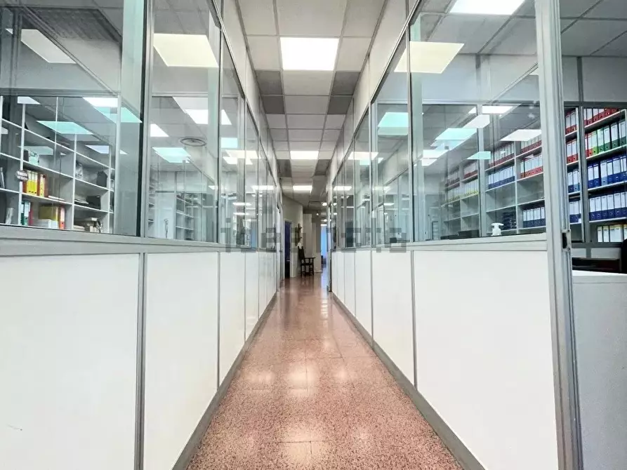 Immagine 4 di Ufficio in affitto  a Arezzo