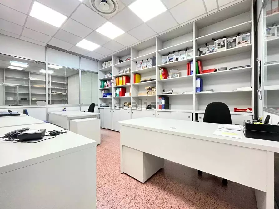 Immagine 8 di Ufficio in affitto  a Arezzo