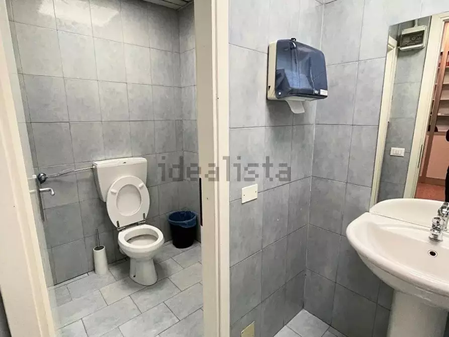 Immagine 10 di Ufficio in affitto  a Arezzo