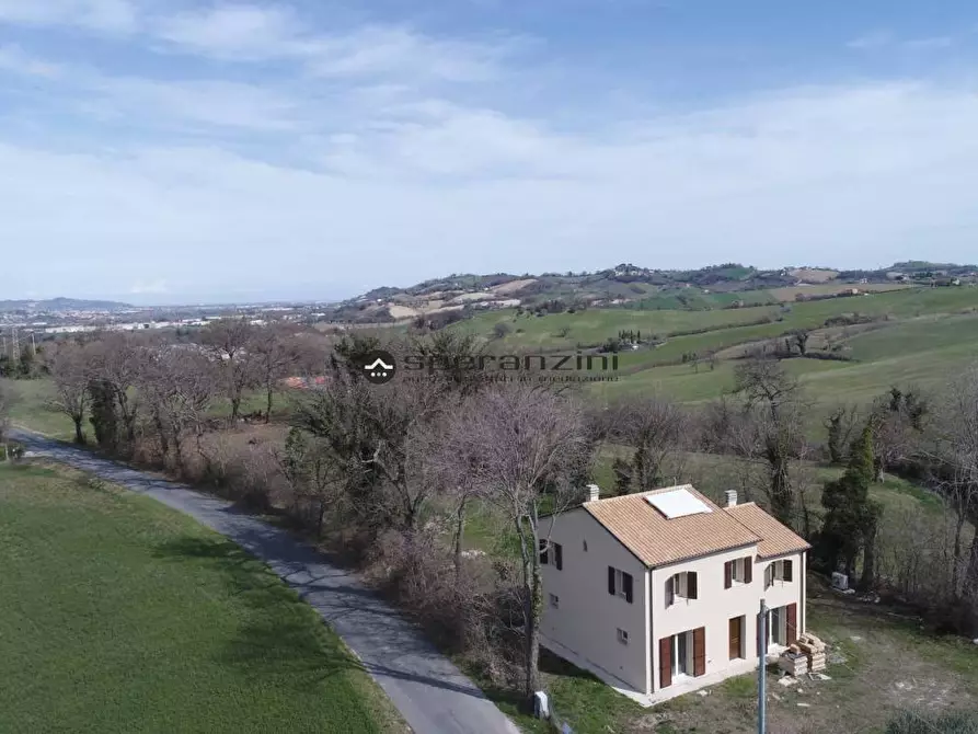 Immagine 1 di Casa indipendente in affitto  in via Serra a Sant'ippolito