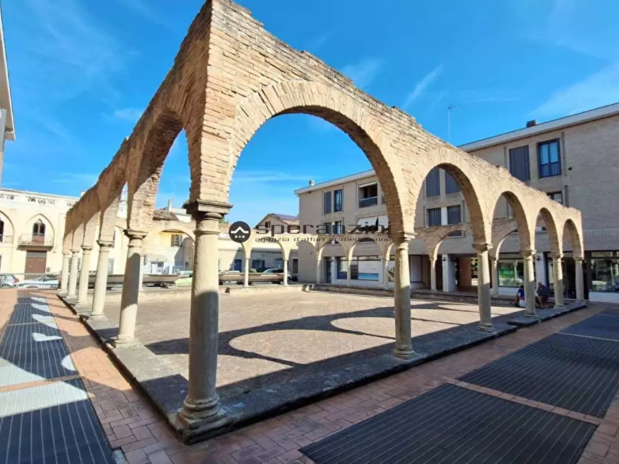 Immagine 10 di Negozio in affitto  in via Sebastiano Ceccarini a Fano