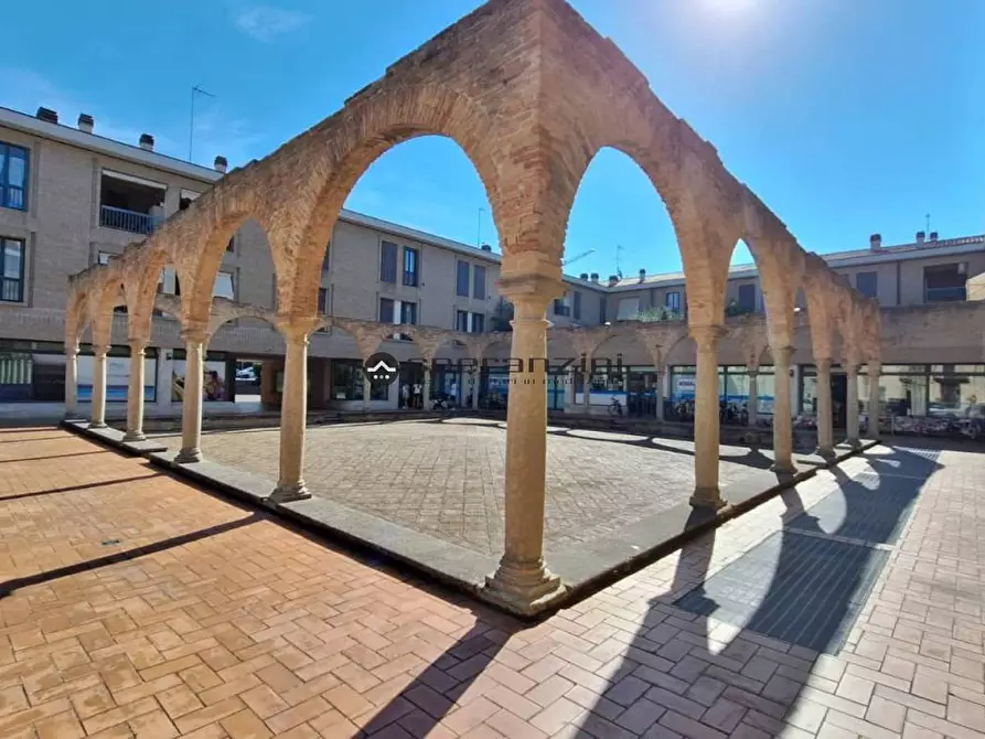 Immagine 5 di Negozio in affitto  in via Sebastiano Ceccarini a Fano