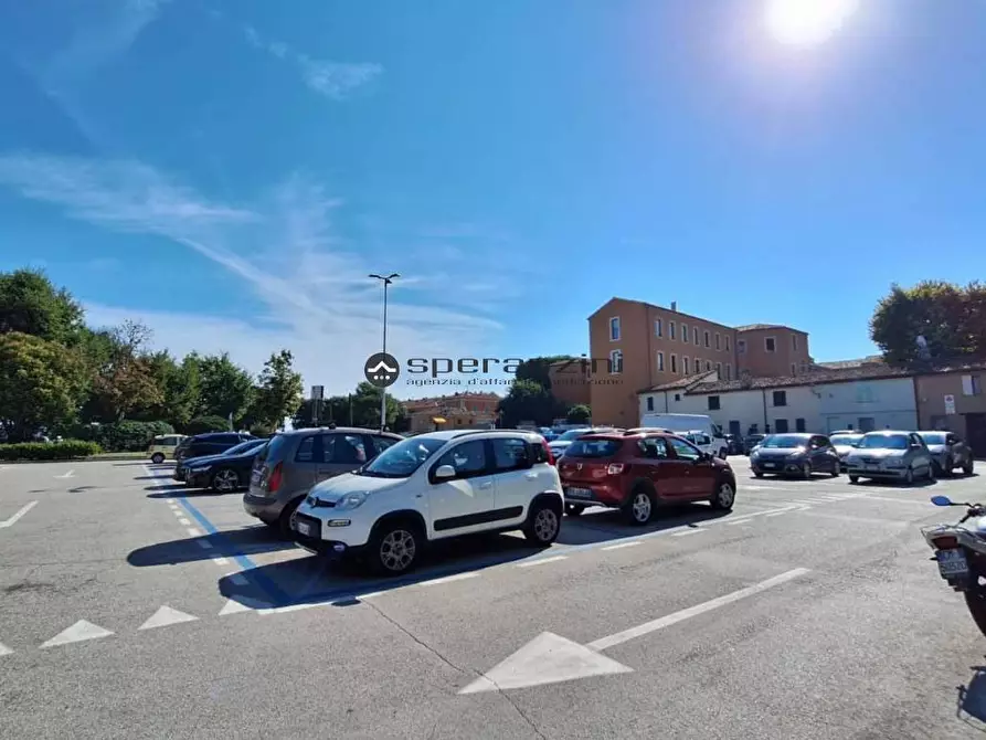 Immagine 11 di Negozio in affitto  in via Sebastiano Ceccarini a Fano