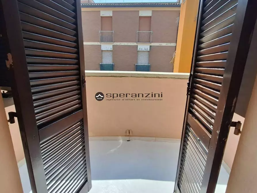 Immagine 15 di Attico in affitto  in via gasparoli a Fano