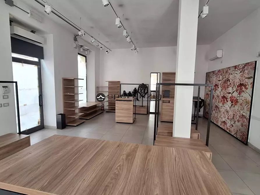 Immagine 12 di Negozio in affitto  in Corso Matteotti 62 a Fano