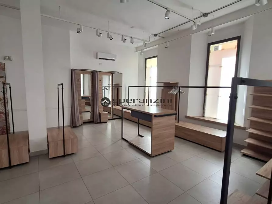 Immagine 3 di Negozio in affitto  in Corso Matteotti 62 a Fano