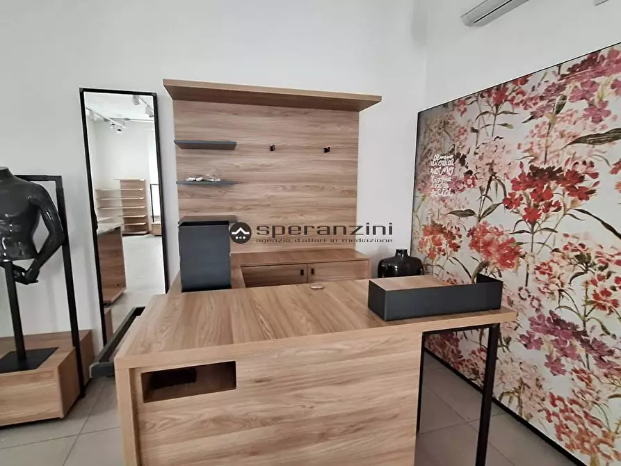 Immagine 7 di Negozio in affitto  in Corso Matteotti 62 a Fano