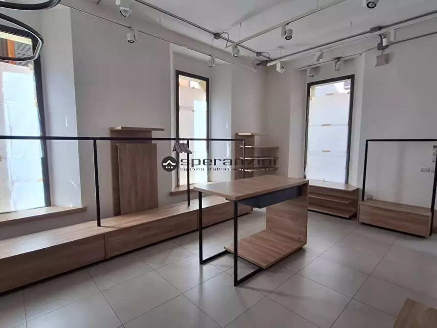 Immagine 9 di Negozio in affitto  in Corso Matteotti 62 a Fano