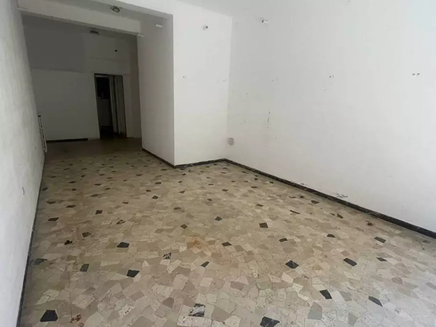 Immagine 8 di Negozio in affitto  in corso matteotti 30 a Fano