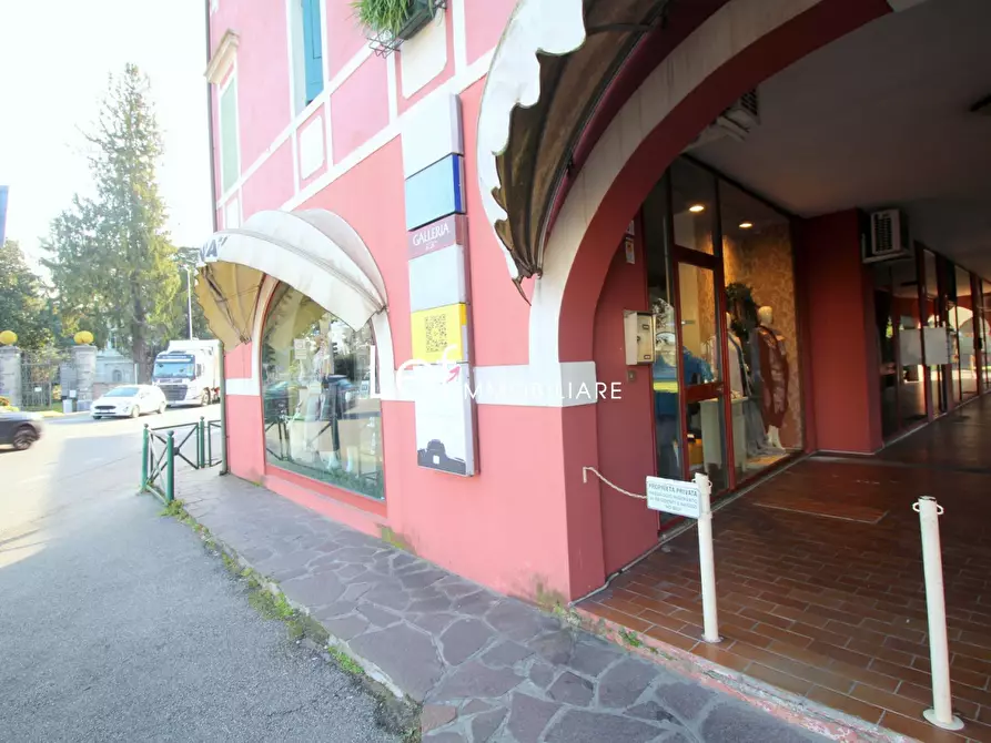 Immagine 1 di Locale commerciale in affitto  a Villorba