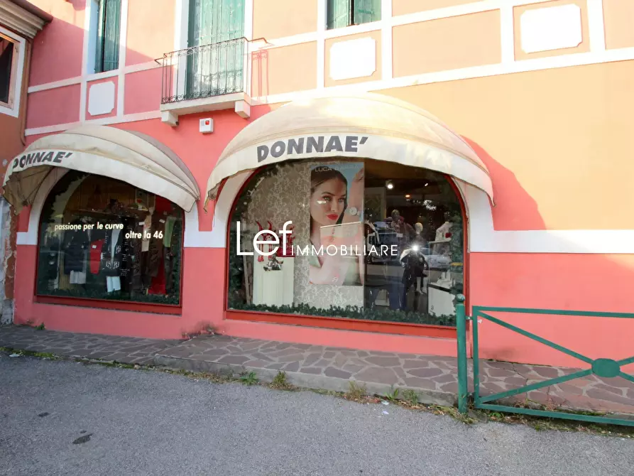 Immagine 2 di Locale commerciale in affitto  a Villorba
