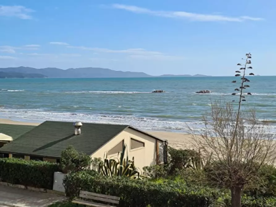 Immagine 1 di Appartamento in affitto  a Follonica