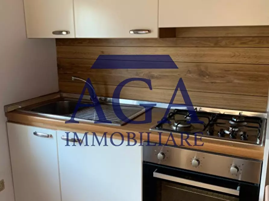 Immagine 9 di Appartamento in affitto  a Conegliano